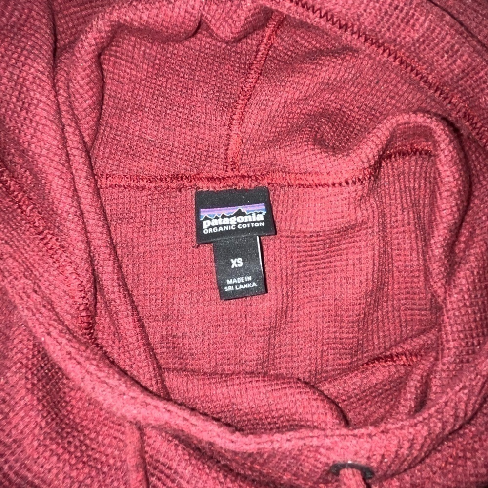 Patagonia women’s thermal hoodie - Picture 3 of 3